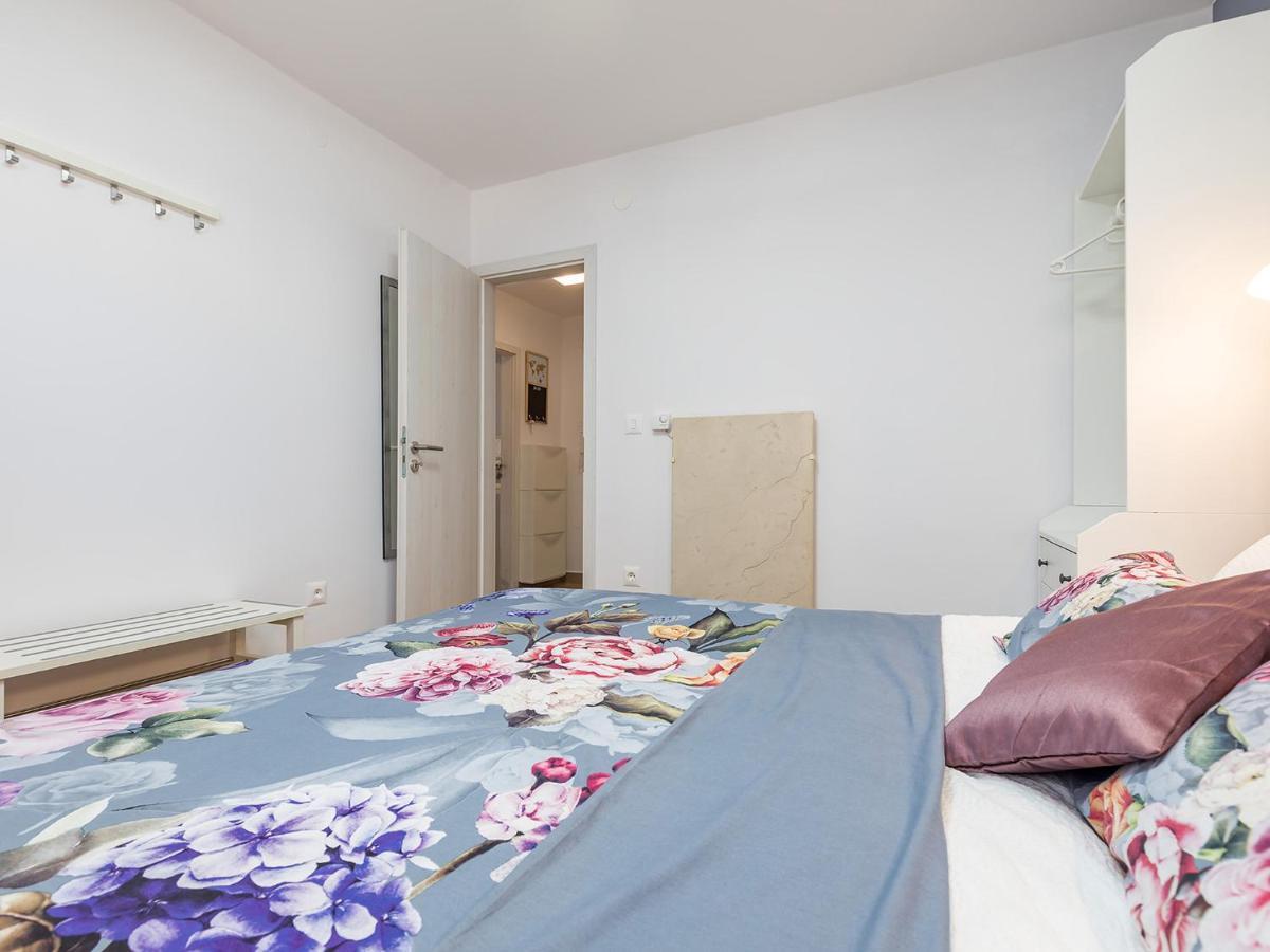 Porec Twins Apartment Экстерьер фото